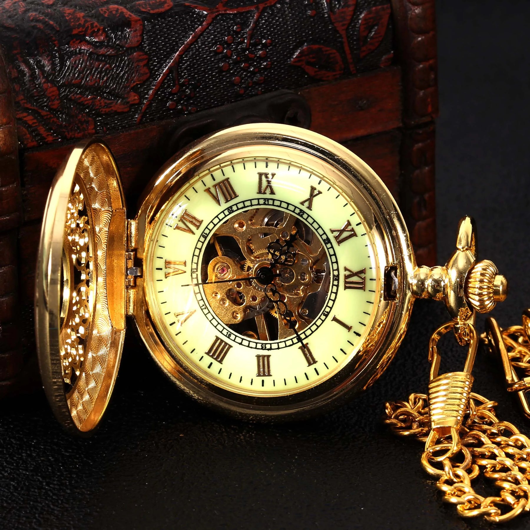 Relógio de Bolso Mecânico Dourado com Escala Esculpida