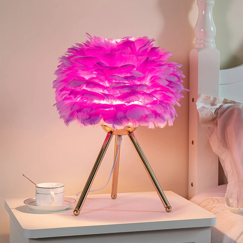 Luminária de Mesa com Penas para Quarto - Estilo Romântico