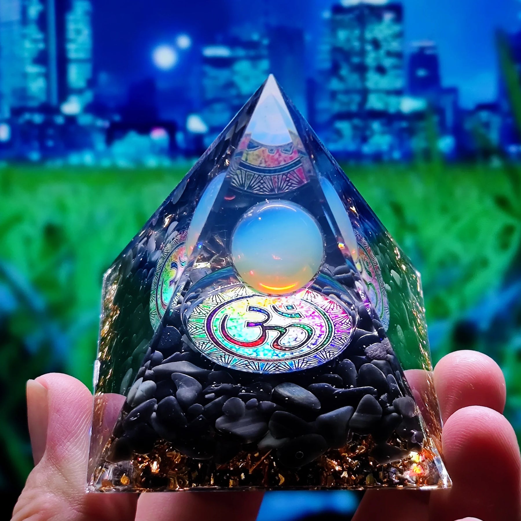 Pirâmide de Cristal Ametista Natural - Gerador de Energia Orgonite