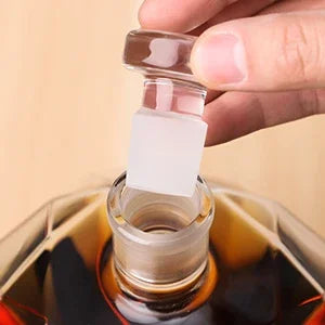 Decantador de Whisky em Vidro Diamante 1000ml com Suporte de Madeira