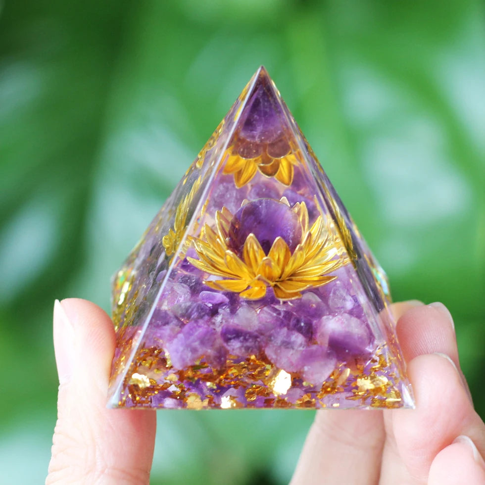 Pirâmide de Cristal Ametista Natural - Gerador de Energia Orgonite