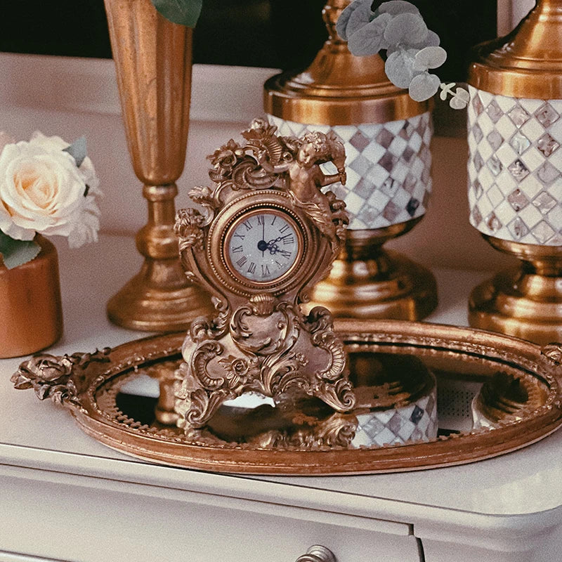 Relógio de Mesa Barroco em Resina - Decoração Elegante