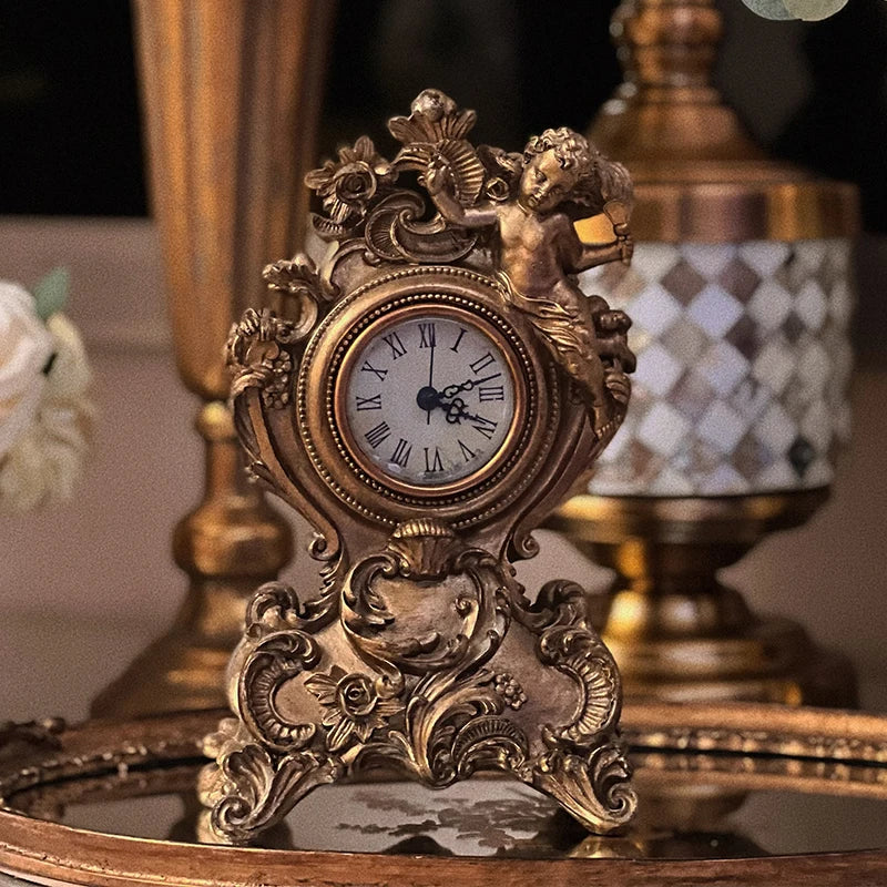 Relógio de Mesa Barroco em Resina - Decoração Elegante