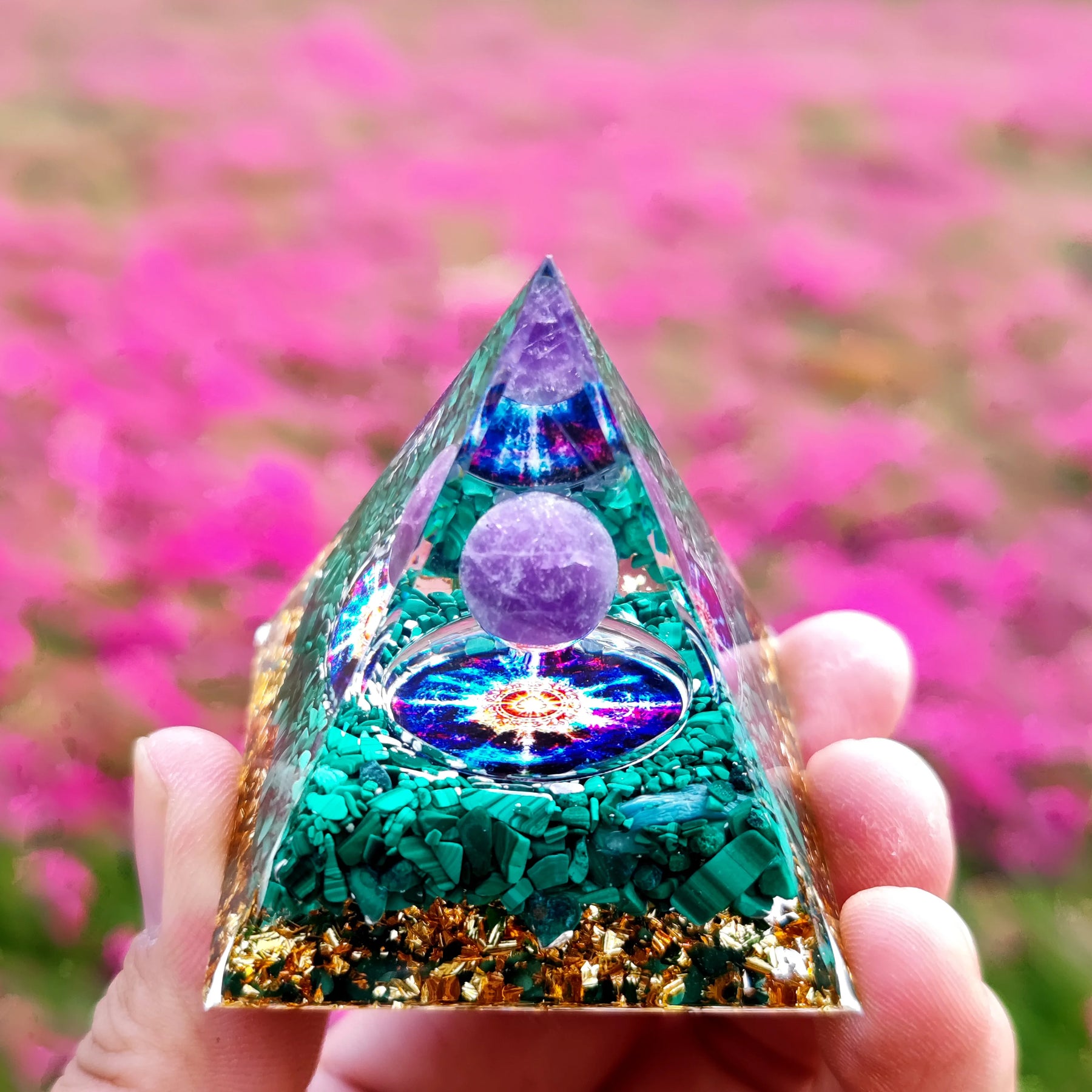 Pirâmide de Cristal Ametista Natural - Gerador de Energia Orgonite