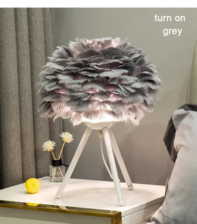 Luminária de Mesa com Penas para Quarto - Estilo Romântico