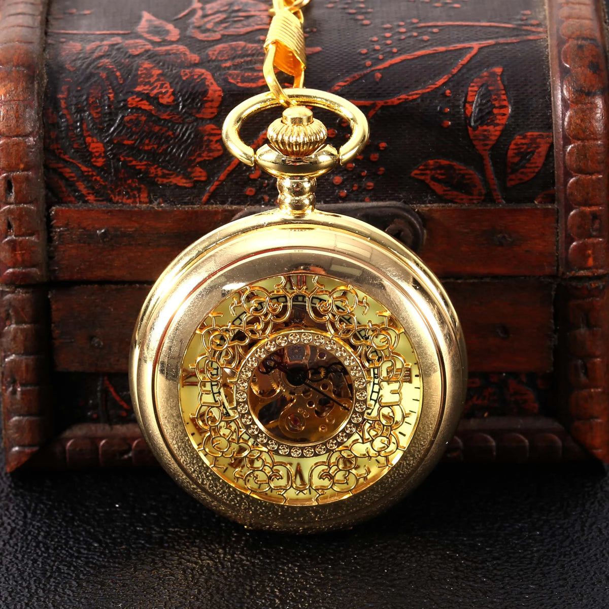 Relógio de Bolso Mecânico Dourado com Escala Esculpida