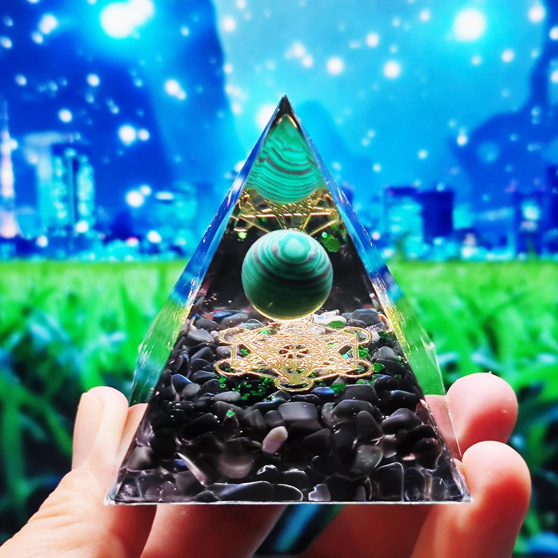 Pirâmide de Cristal Ametista Natural - Gerador de Energia Orgonite