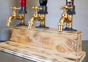 Dispenser de Bebidas em Formato de Torneira de Madeira - Presente para Bar