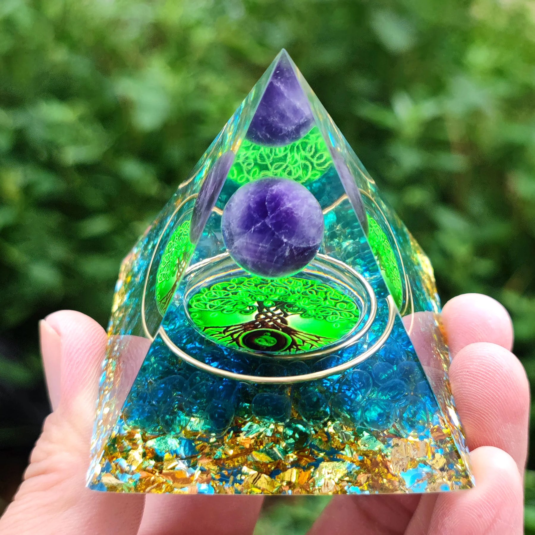 Pirâmide de Cristal Ametista Natural - Gerador de Energia Orgonite