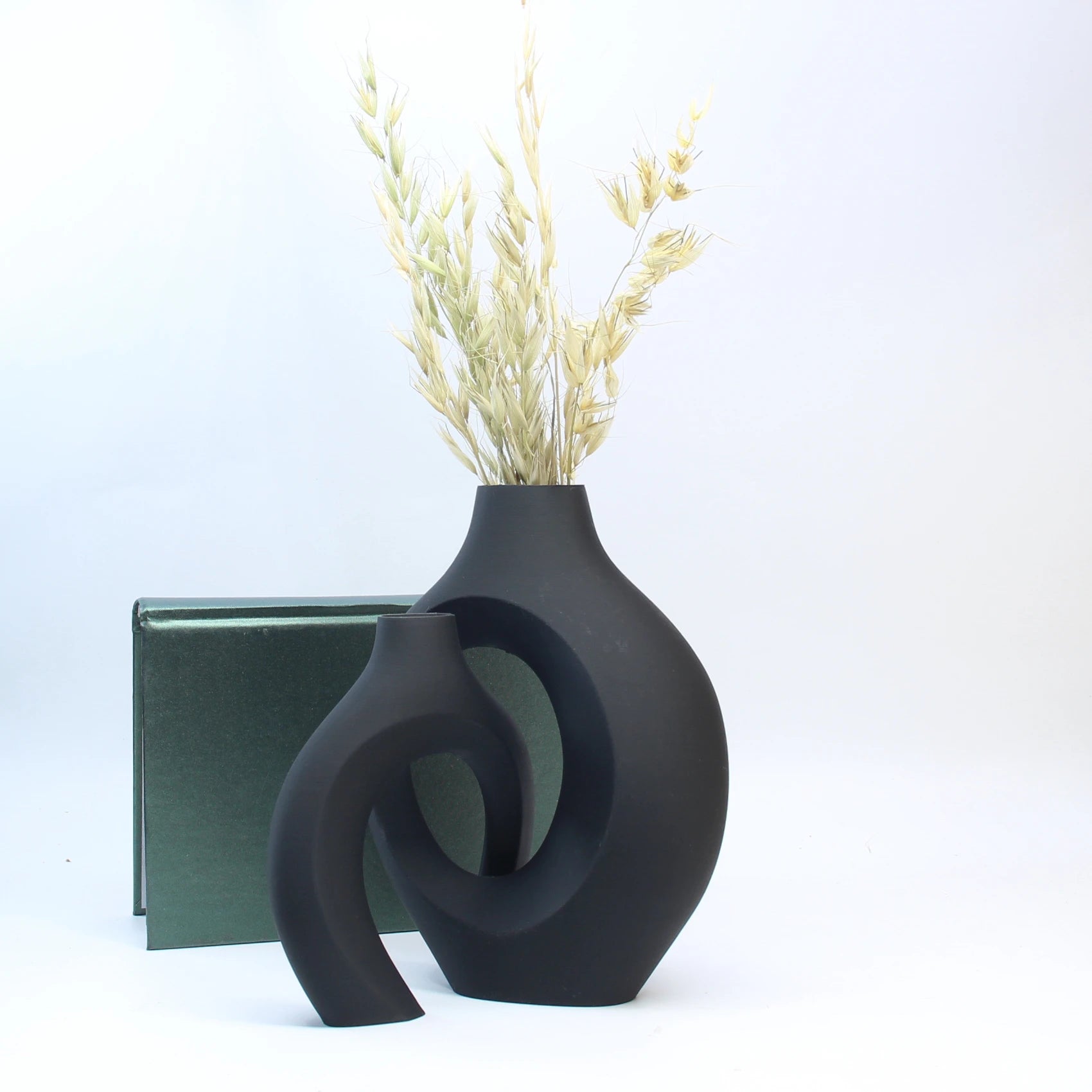 Um conjunto de ornamentos de vaso de abraço, vaso de ornamentos de decoração de casa, vaso seco, escritório, vaso decorativo de armário de entrada