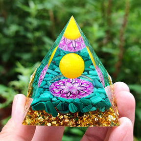 Pirâmide de Cristal Ametista Natural - Gerador de Energia Orgonite